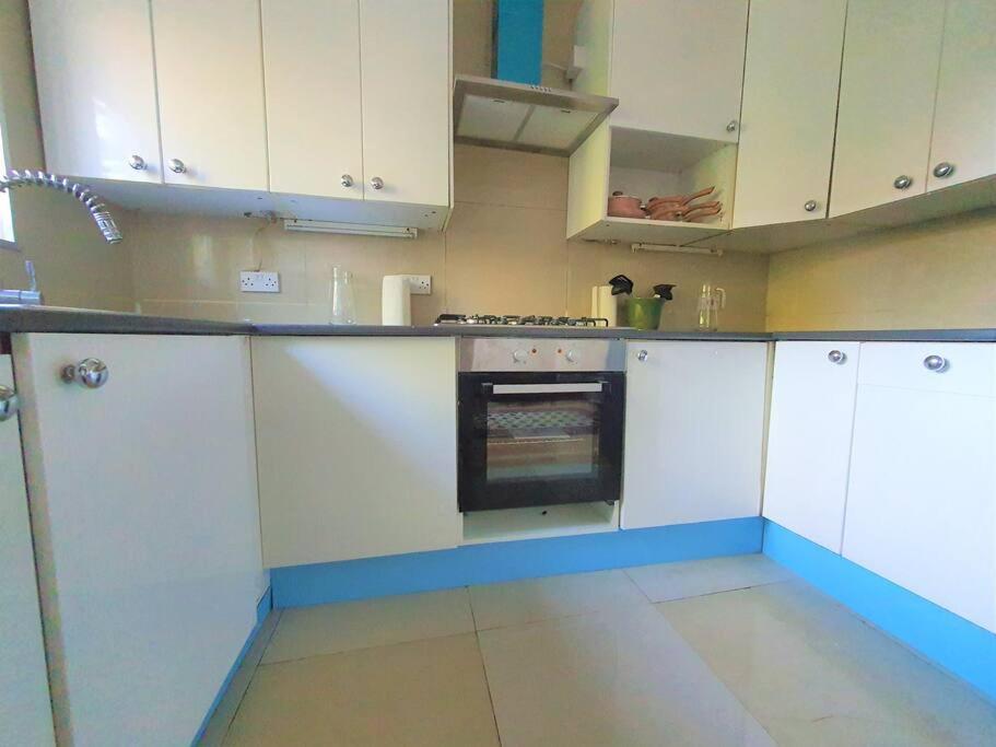 2 Bedroom Flat - Travel Direct To Heathrow/Central 런던 외부 사진